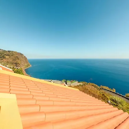 Camarata Flat By Mth Campanário