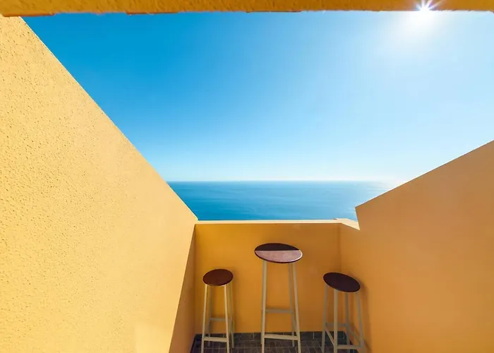 Camarata Flat By Mth *