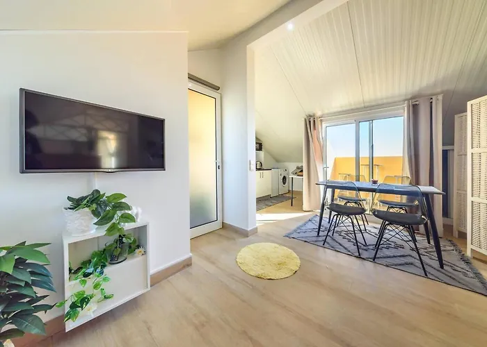 Camarata Flat By Mth Campanário