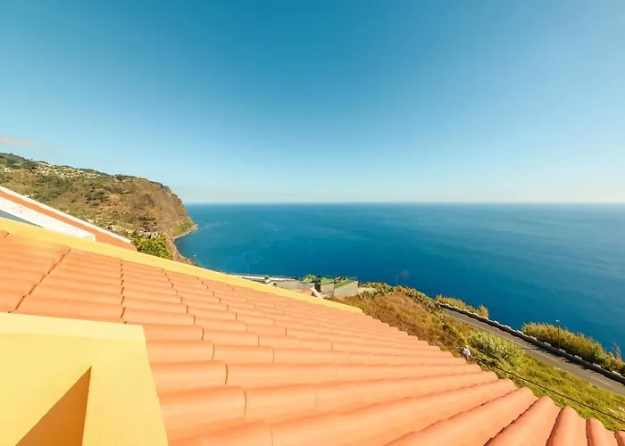 Camarata Flat By Mth Campanário