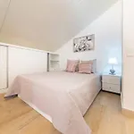 Camarata Flat By Mth Campanário