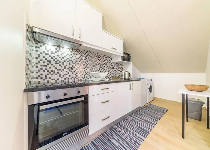 Camarata Flat By Mth *